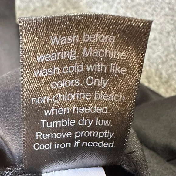 NWT women’s Simply Vera Vera Wang mid rise functional city shorts SZ 16 - Picture 5 of 5